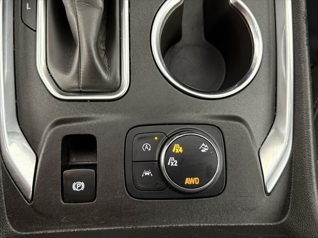 Photo of 2022 Northsky Blue Metallic Chevrolet Traverse