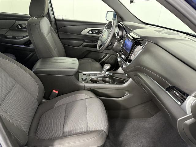 Photo of 2022 Northsky Blue Metallic Chevrolet Traverse
