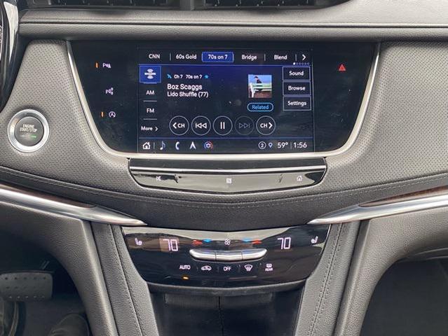 Photo of 2021 Crystal White Tricoat Cadillac XT5
