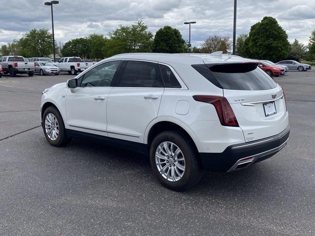Photo of 2021 Crystal White Tricoat Cadillac XT5