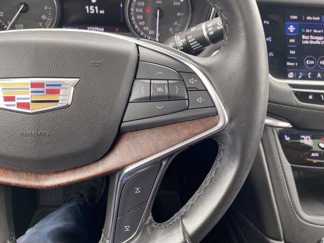 Photo of 2021 Crystal White Tricoat Cadillac XT5