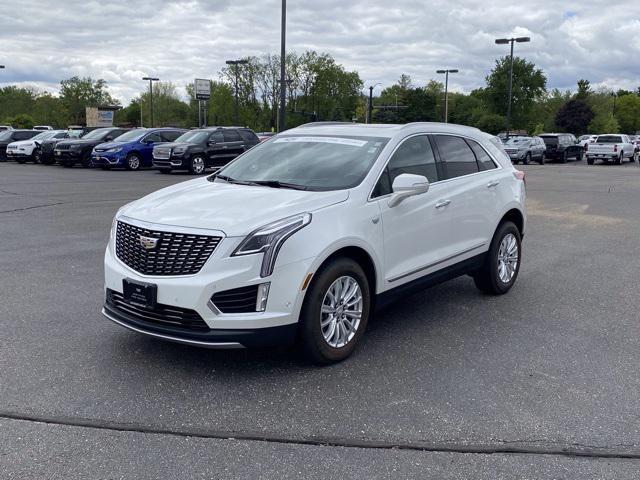 Photo of 2021 Crystal White Tricoat Cadillac XT5
