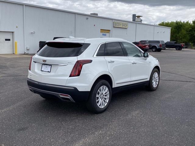 Photo of 2021 Crystal White Tricoat Cadillac XT5
