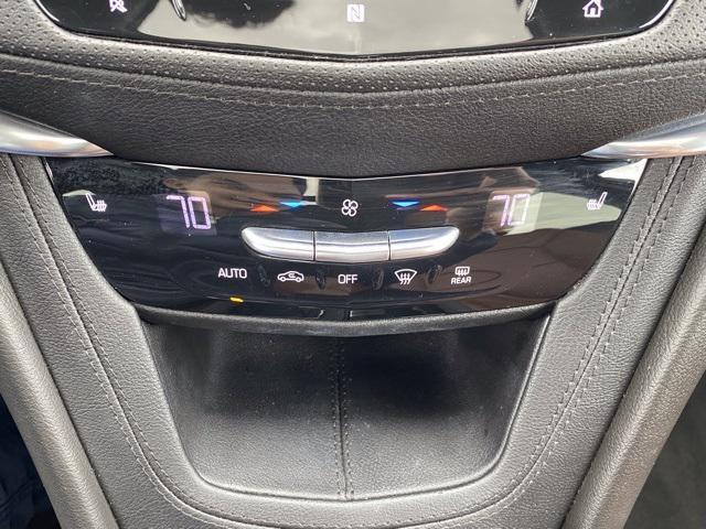 Photo of 2021 Crystal White Tricoat Cadillac XT5