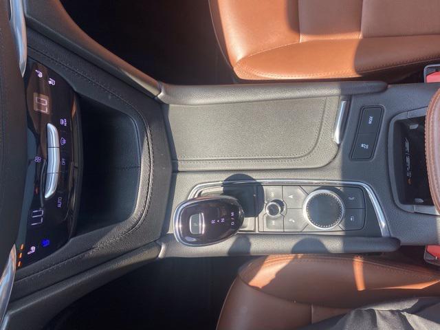 Photo of 2023 Crystal White Tricoat Cadillac XT5