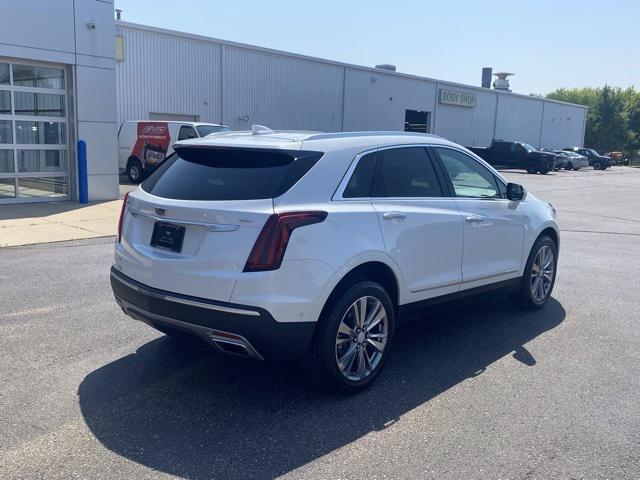Photo of 2023 Crystal White Tricoat Cadillac XT5