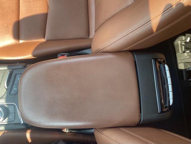 Photo of 2023 Crystal White Tricoat Cadillac XT5