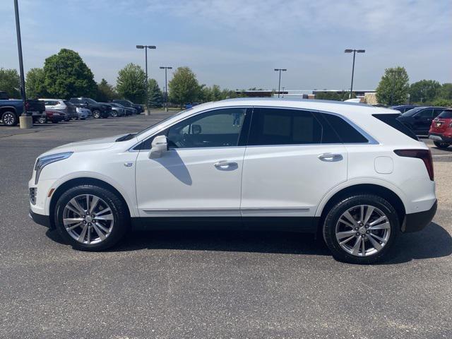 Photo of 2023 Crystal White Tricoat Cadillac XT5