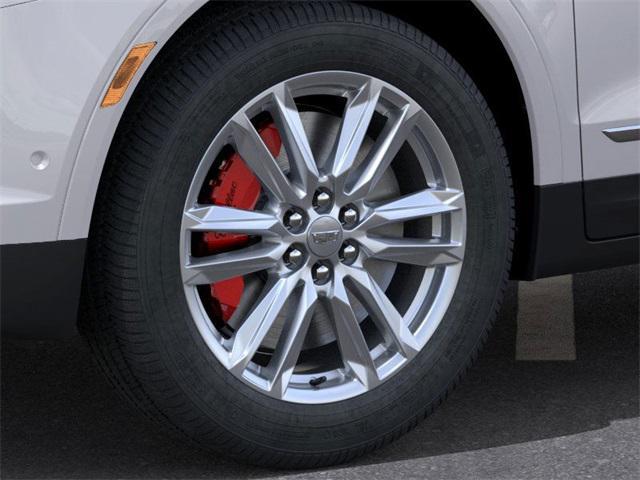 Photo of 2025 Crystal White Tricoat Cadillac XT5