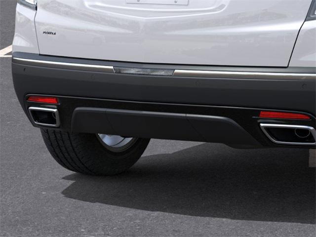 Photo of 2025 Crystal White Tricoat Cadillac XT5