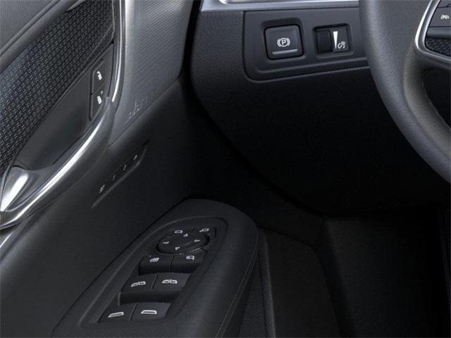 Photo of 2025 Crystal White Tricoat Cadillac XT5
