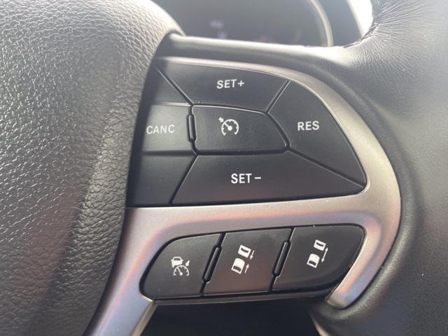 Photo of 2021 Diamond Black Crystal Pearlcoat Jeep Grand Cherokee