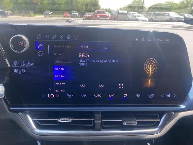 Photo of 2024 Summit White Chevrolet Equinox EV