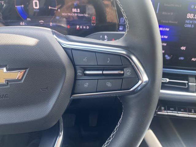 Photo of 2024 Summit White Chevrolet Equinox EV