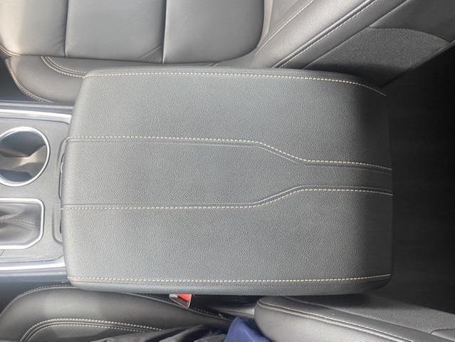 Photo of 2022 Summit White Chevrolet Traverse