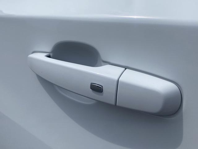 Photo of 2022 Summit White Chevrolet Traverse