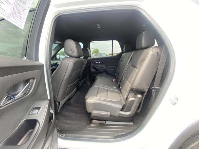 Photo of 2022 Summit White Chevrolet Traverse