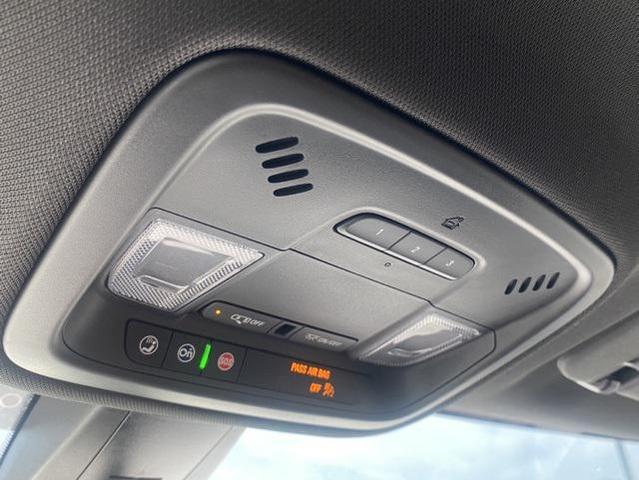 Photo of 2022 Summit White Chevrolet Traverse