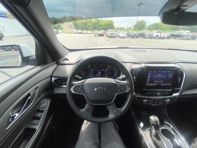 Photo of 2022 Summit White Chevrolet Traverse