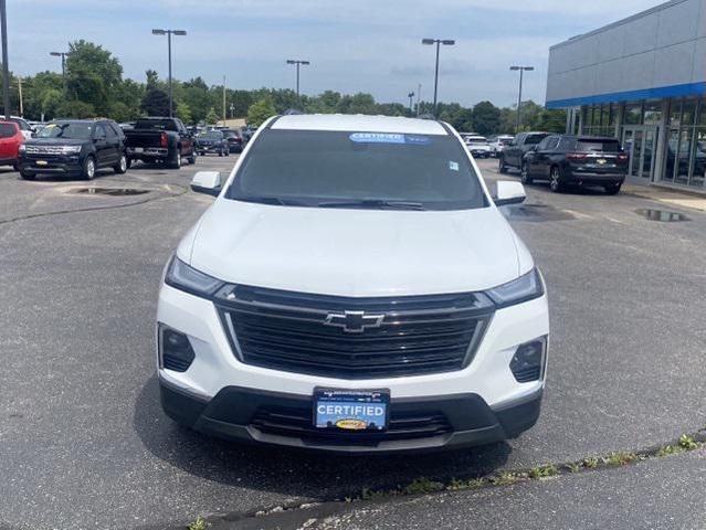 Photo of 2022 Summit White Chevrolet Traverse