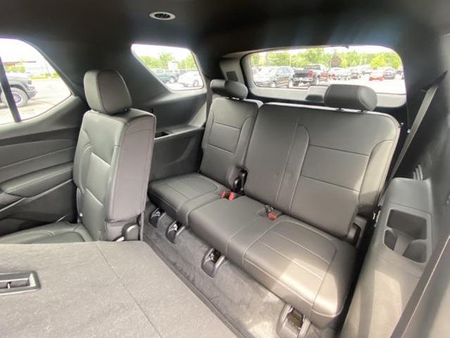 Photo of 2022 Summit White Chevrolet Traverse