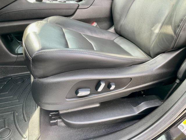 Photo of 2021 Stellar Black Metallic Cadillac XT5