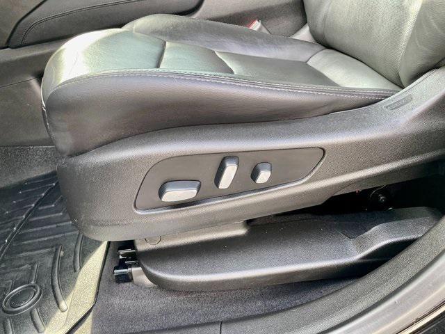 Photo of 2021 Stellar Black Metallic Cadillac XT5