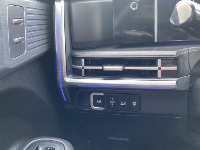 Photo of 2024 Earthy Brass Matte Hyundai SANTA FE
