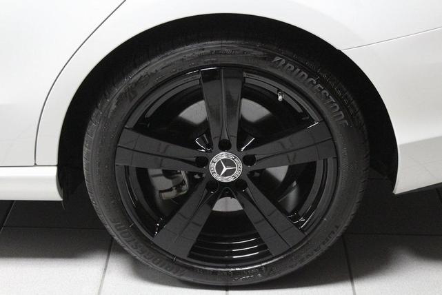 Photo of 2025 Polar White Mercedes-Benz C-Class