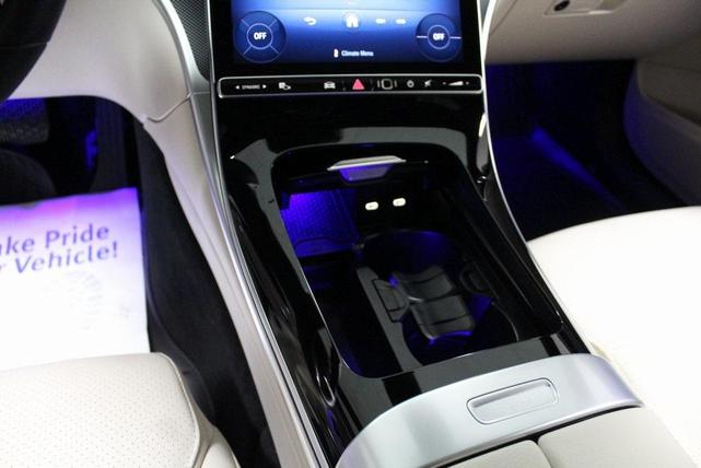 Photo of 2025 Polar White Mercedes-Benz C-Class