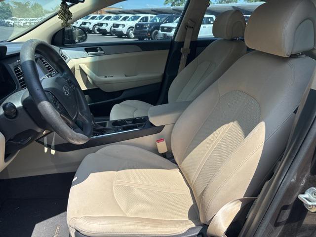 Photo of 2016 Dark Truffle Hyundai SONATA