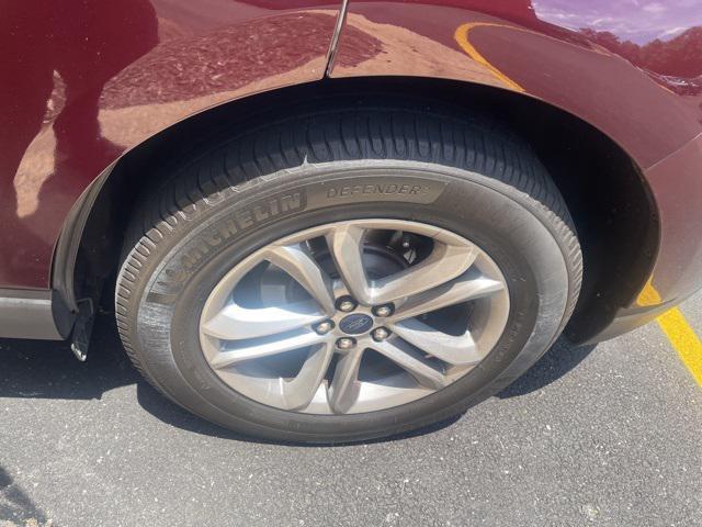 Photo of 2019 BURGUNDY VELVET MET TINT CC Ford Edge