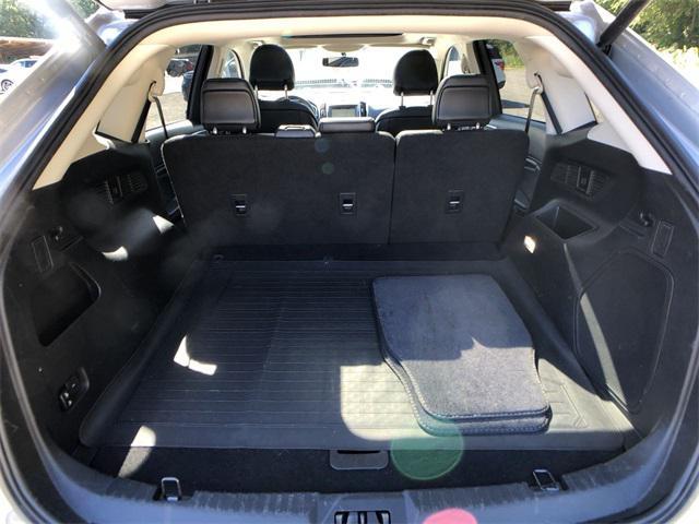 Photo of 2018 INGOT SILVER METALLIC Ford Edge