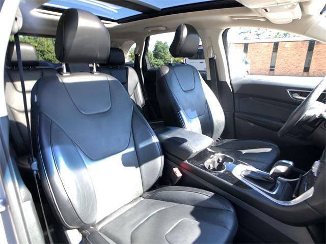 Photo of 2018 INGOT SILVER METALLIC Ford Edge
