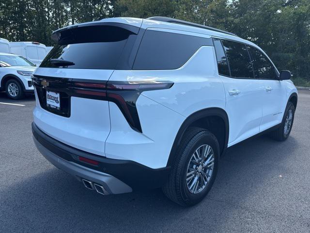 Photo of 2025 Summit White Chevrolet Traverse
