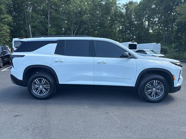 Photo of 2025 Summit White Chevrolet Traverse