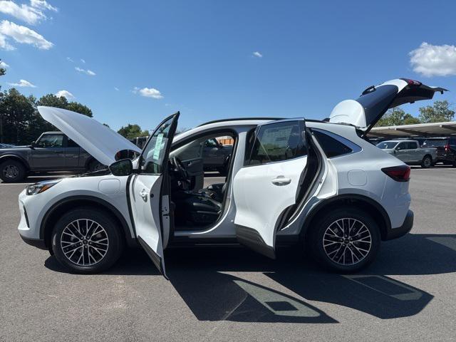 Photo of 2025 SPACE SILVER METALLIC Ford Escape PHEV