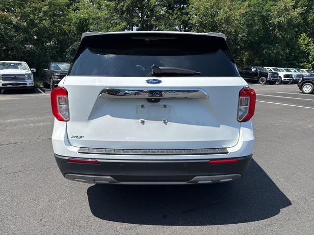 Photo of 2022 OXFORD WHITE Ford Explorer