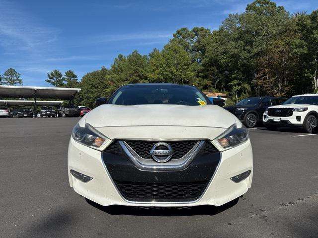 Photo of 2017 Pearl White Nissan Maxima