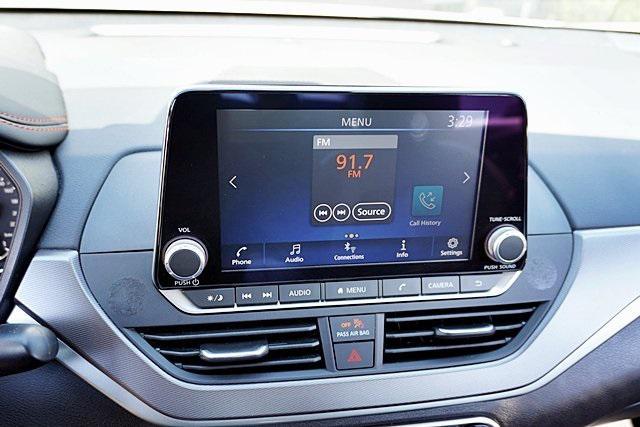 Photo of 2024 Gray Sky Pearl Nissan Altima