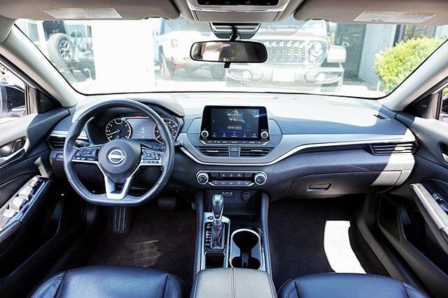 Photo of 2024 Gray Sky Pearl Nissan Altima