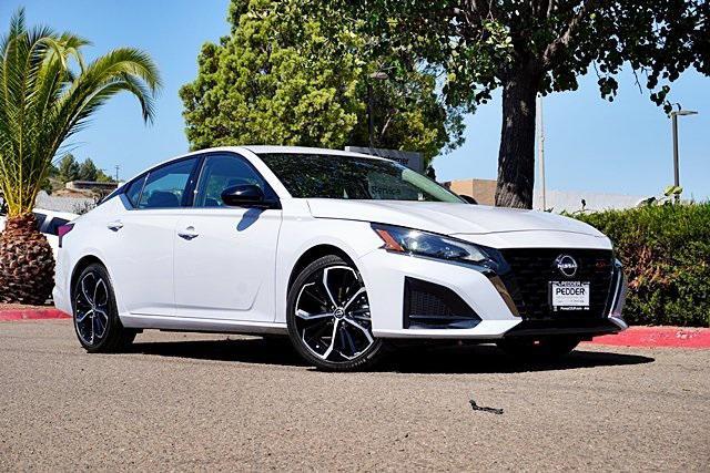 Photo of 2024 Gray Sky Pearl Nissan Altima