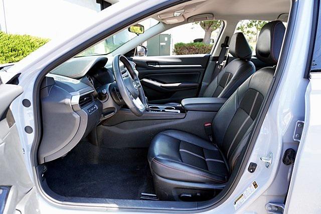 Photo of 2024 Gray Sky Pearl Nissan Altima