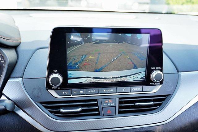 Photo of 2024 Gray Sky Pearl Nissan Altima