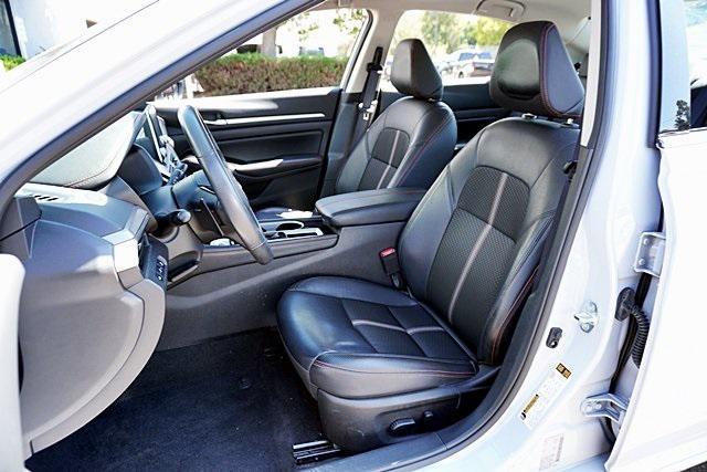 Photo of 2024 Gray Sky Pearl Nissan Altima