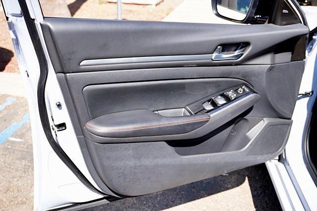 Photo of 2024 Gray Sky Pearl Nissan Altima