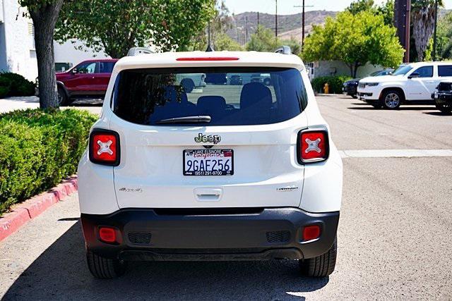 Photo of 2022 Alpine White Clearcoat Jeep Renegade