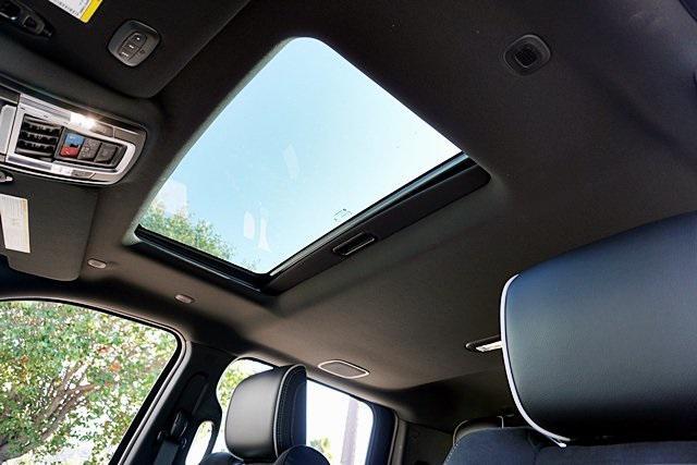 Photo of 2025 Granite Crystal Metallic Clearcoat RAM 2500