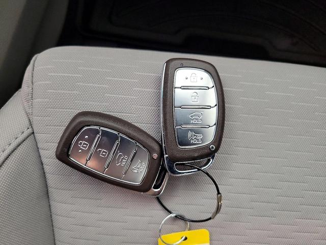 Photo of 2021 Gray Hyundai TUCSON