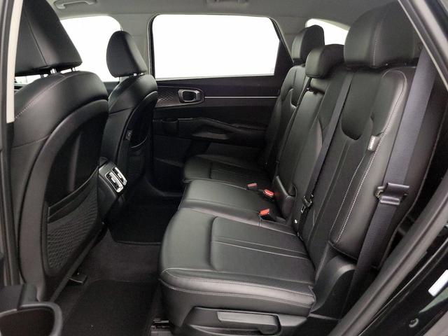 Photo of 2024 Black Kia Sorento